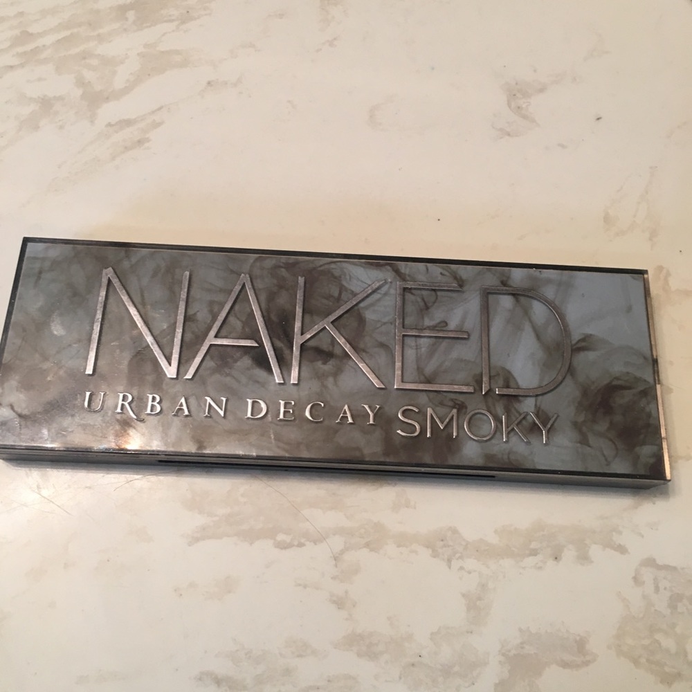 Urban Decay Naked Smoky Palette